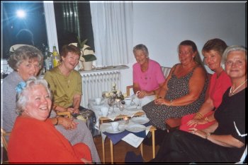 Ellen Beate, - Inger Aud, - Gerd, - Torill, - Turid A, - Gro (Lillemor) og Tove P.