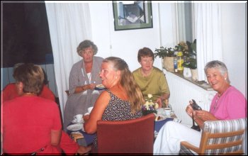Gro (Lillemor), - skjult bak henne er Ellen Beate, - Inger Aud, Turid A, - Gerd og Torill